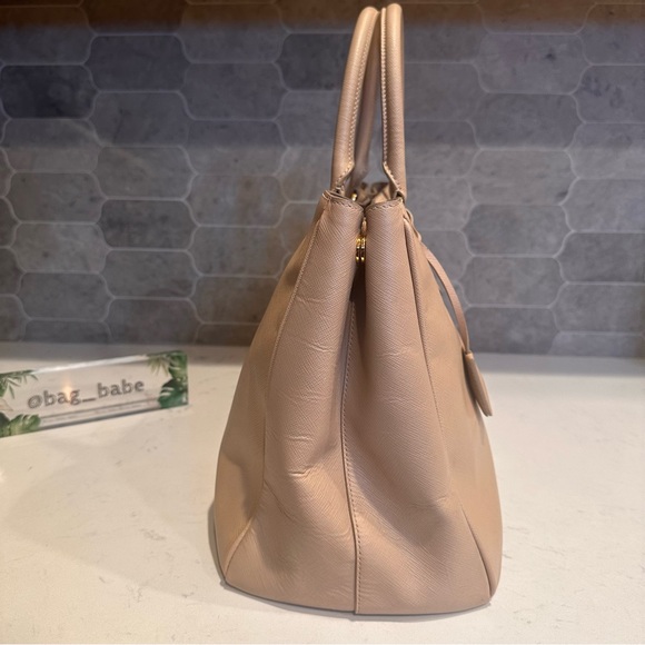 Prada Saffiano Tote Beige - Picture 6 of 13